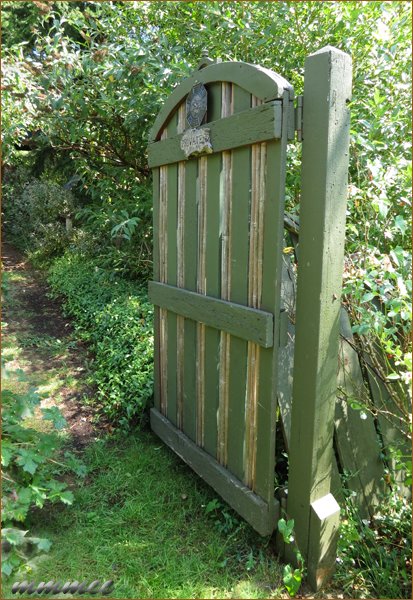 arusticgreengardengateattheglendalegardens.jpg